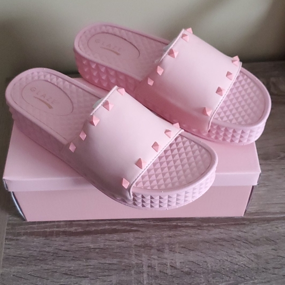 Shoes - 💗Pink Platform Slides 💗